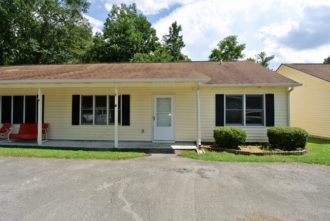 Primary Photo - 1212 Highland Ave