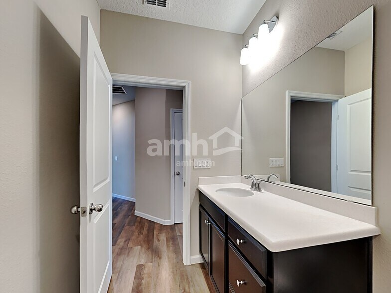 Building Photo - 295 Stone Arbor Ln