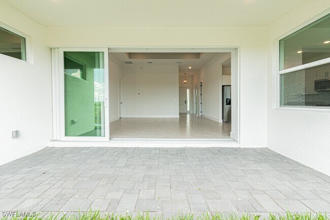 Building Photo - 420 NW 18th Pl