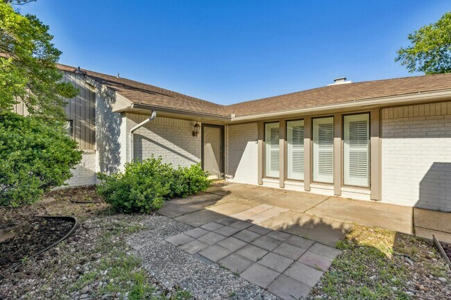 Building Photo - 1510 Glenbrook Dr