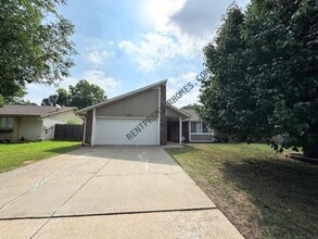 Building Photo - 1404 S Gemini Rd