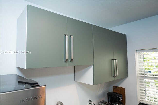 Building Photo - 224 Meridian Ave