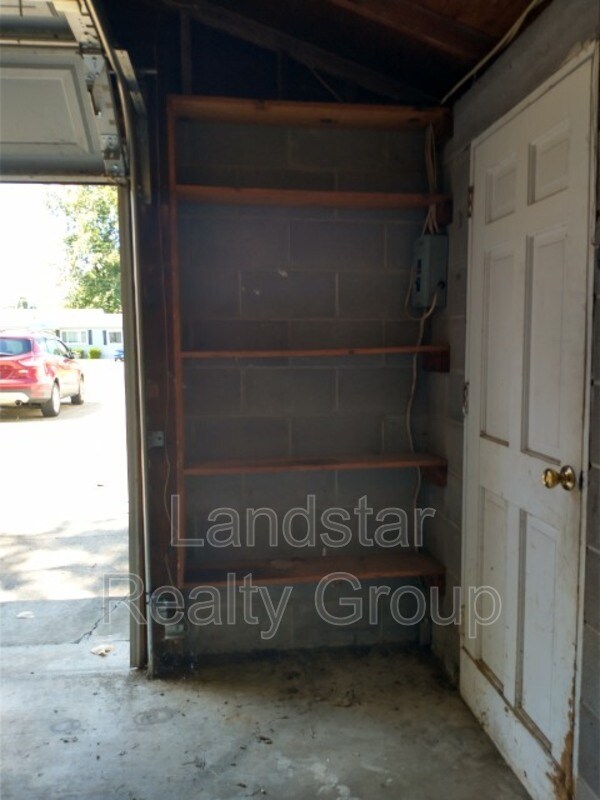 Building Photo - 7507 Gerald Ave