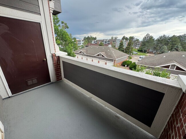 Building Photo - Spacious Condo in the Heart of Aurora