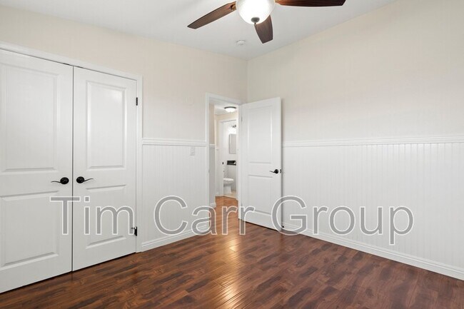 Building Photo - 235 E 18th St