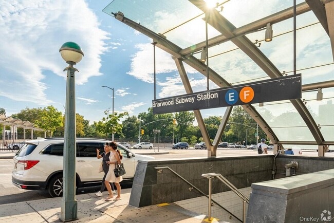 Building Photo - 143-25 84th Dr