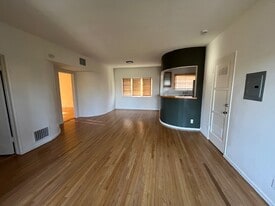 Building Photo - 907 14th St