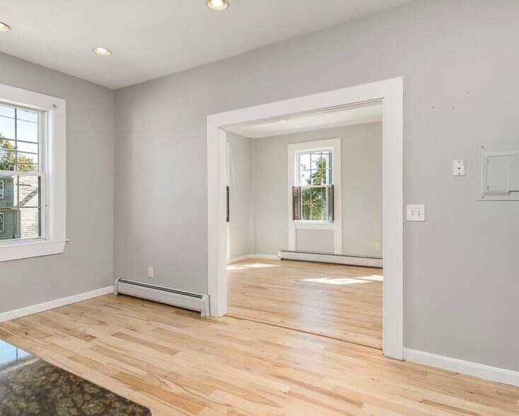 Building Photo - 9 Prospect St