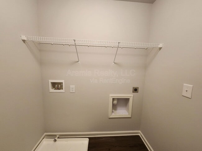 Building Photo - 5268 Pinnacle Walk