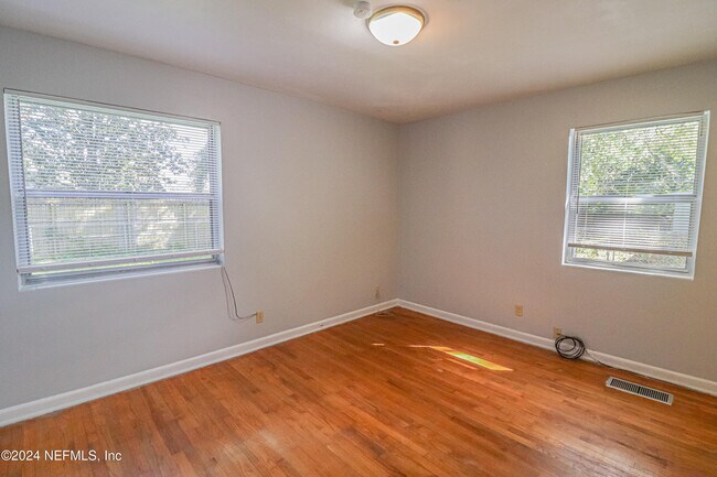 Building Photo - 6503 Ector Rd