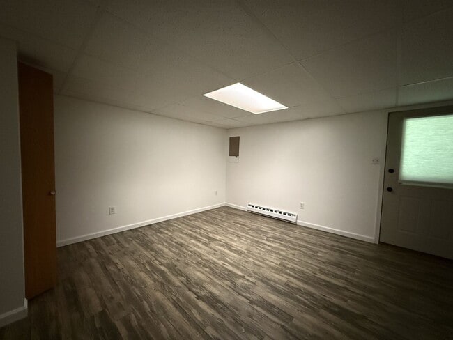 Building Photo - Woods Edge 3-Bedroom Townhome!