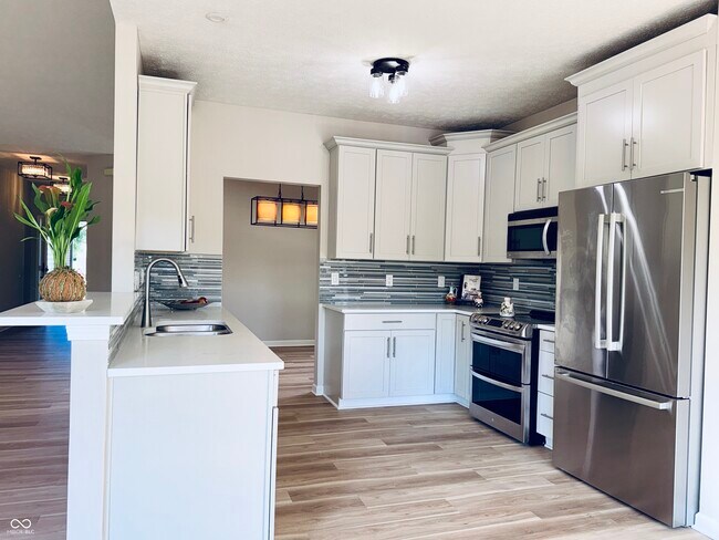 Building Photo - 13926 Forum Meadows Dr