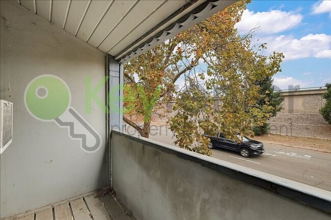 Building Photo - 2400 27th St