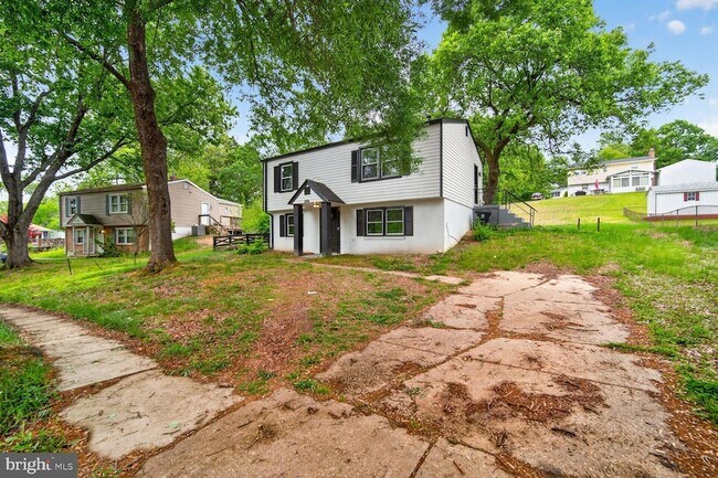 Building Photo - 3604 Halloway N