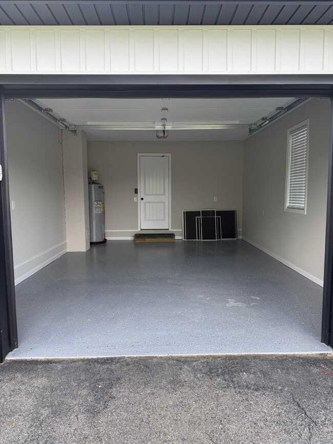 Building Photo - 403 Opossum Kingdom Rd