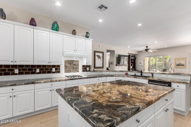 Building Photo - 12835 W Chapala Ct