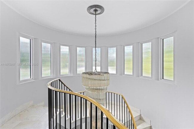 Building Photo - 625 E Dilido Dr