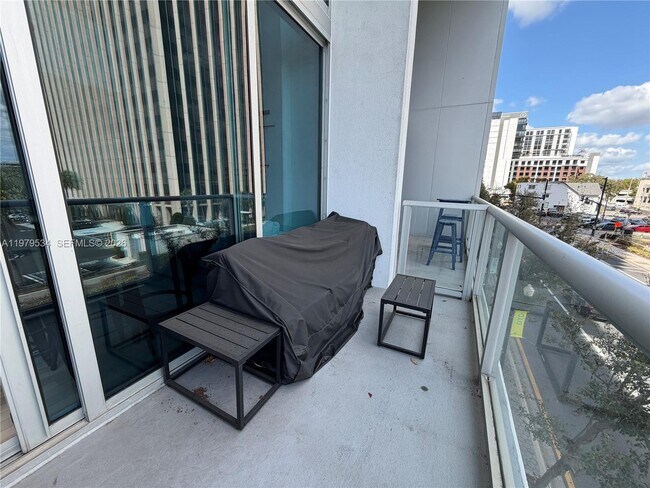 Building Photo - 150 E Robinson St