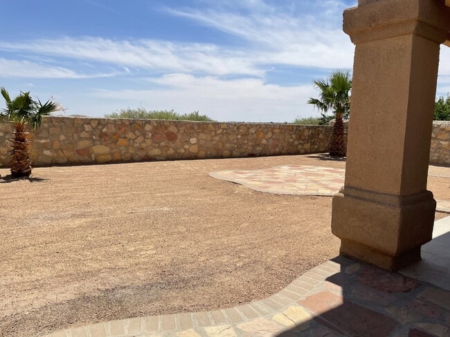 Building Photo - 12960 Cozy Cove Ave