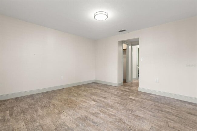 Building Photo - 8507 Claonia St