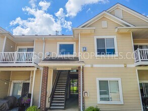 Building Photo - 1760 SE LA Grant Pkwy