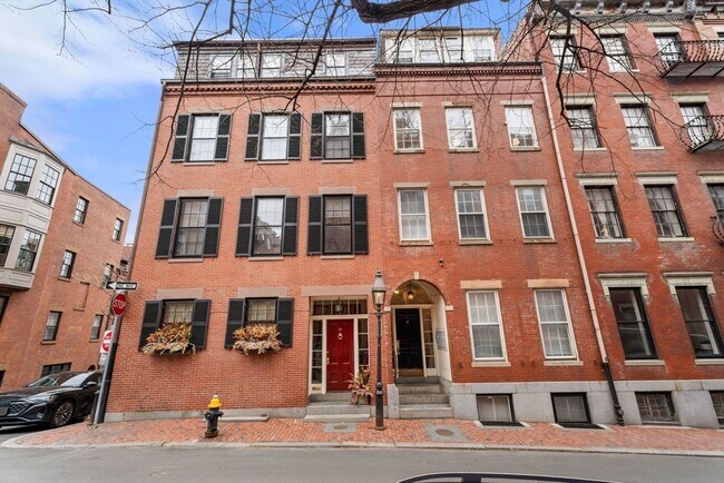 Building Photo - 62 W Cedar St