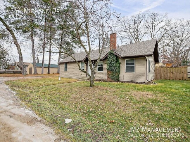 Building Photo - 4744 Midland Dr