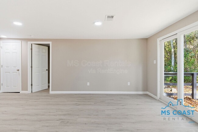 Building Photo - 1528 Ladnier Rd