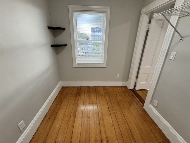 Building Photo - 602 Dorchester Ave