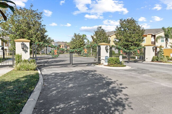 Building Photo - Savannah Park 3 bedroom townhouse