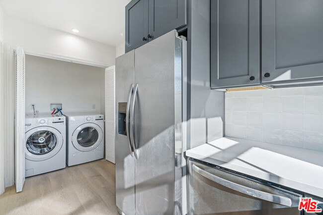 Building Photo - 9216 Alden Dr