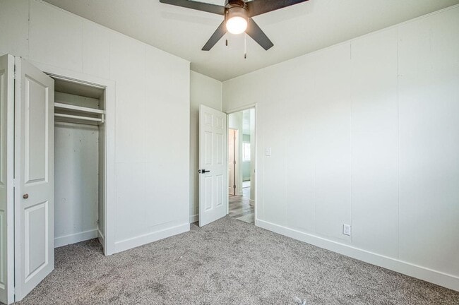 Building Photo - Beautifully Updated 3-Bedroom Single-Famil...