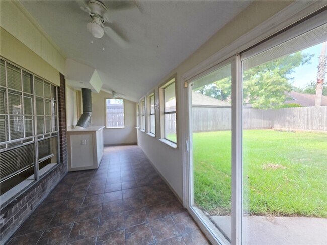 Building Photo - 10306 Jockey Club Dr