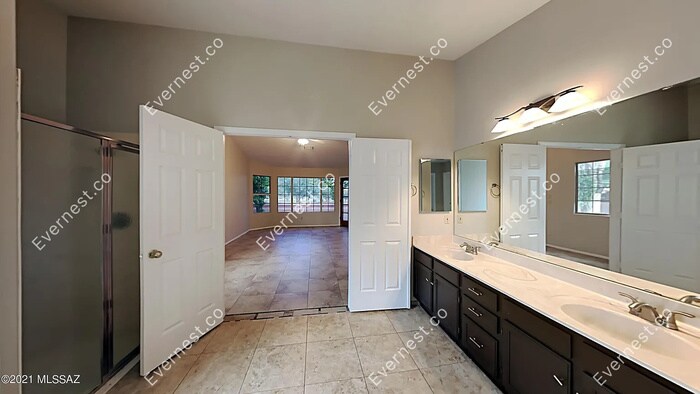 Building Photo - 12690 N Bandanna Way