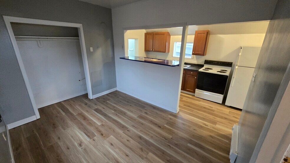 Building Photo - 37 1st Ave SE