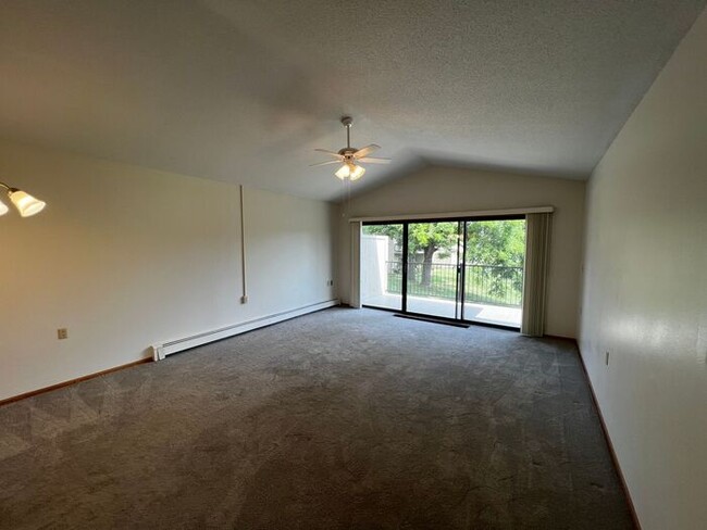 Building Photo - $1,100 | 2 Bedroom, 1 Bathroom House | PET...
