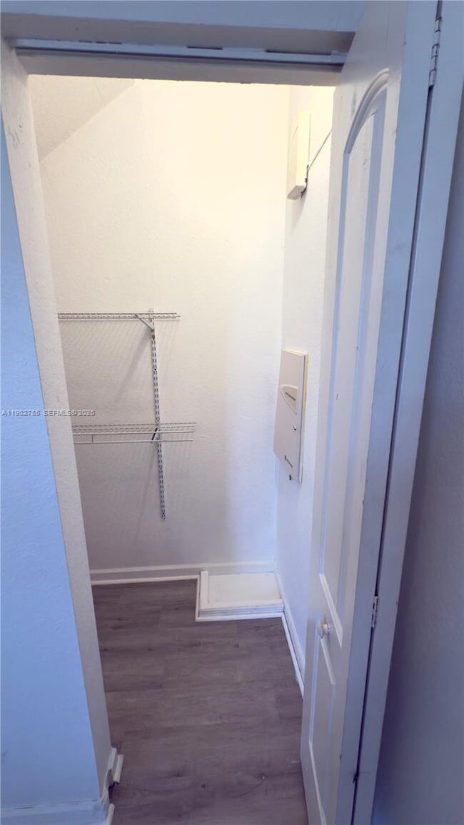 Building Photo - 2000 Freeport Dr