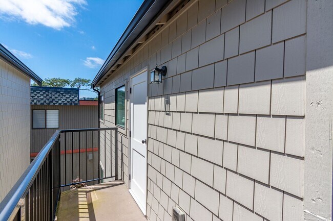 Building Photo - 2 Bedroom Luxury New Construction Cottage - Standalone Alone Home - Location Location Location