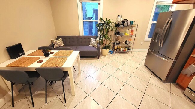 Building Photo - Bright & Affordable Room Near Harvard/MIT