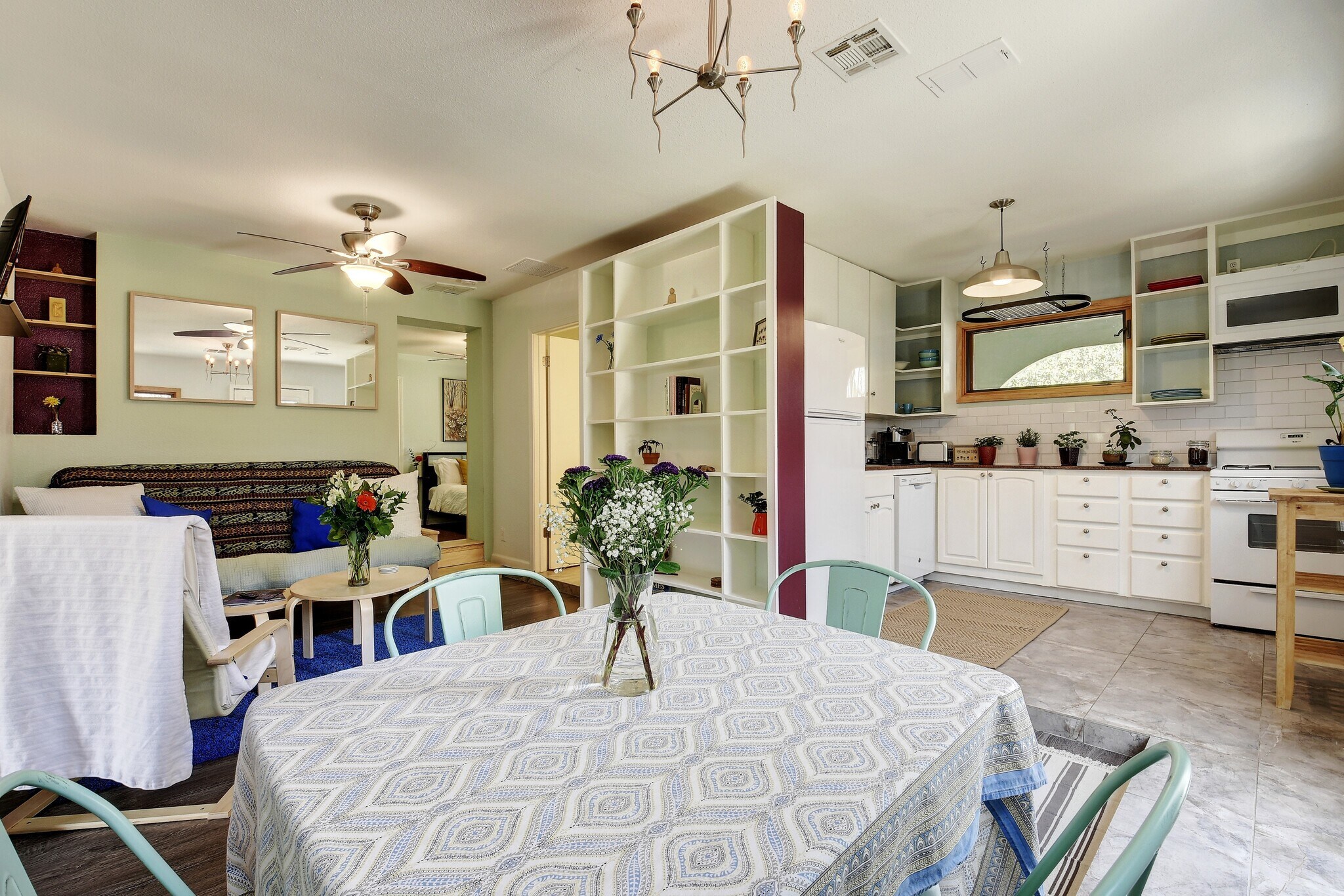 Building Photo - 3203 Loyola Ln