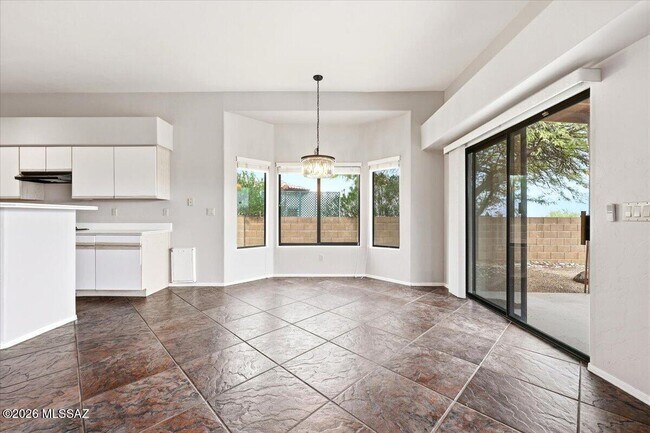 Building Photo - 10961 E Siskin Pl