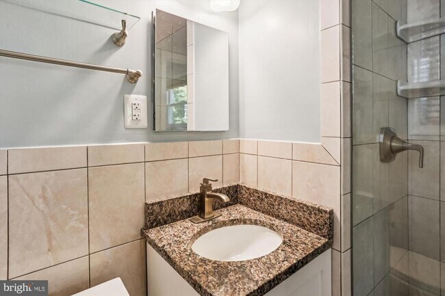 Building Photo - 4406 Rosedale Ave