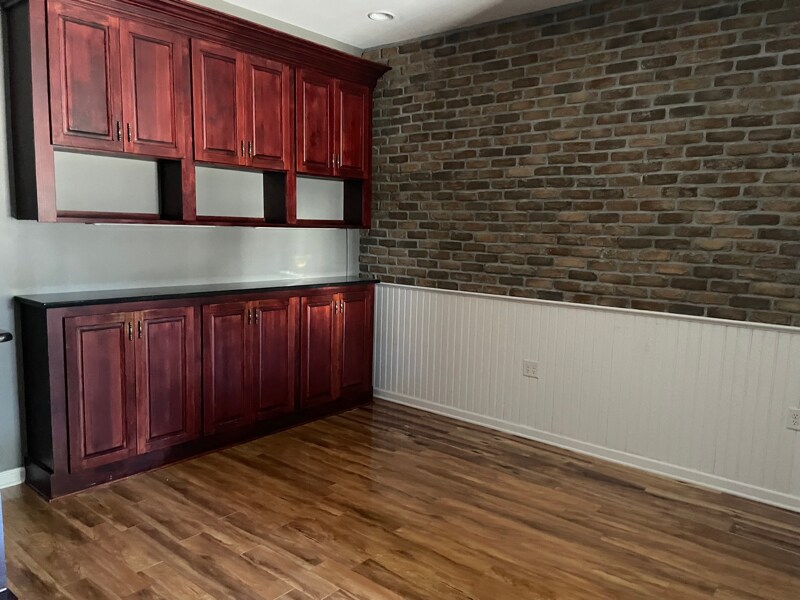 Building Photo - 101 S Morton Ave