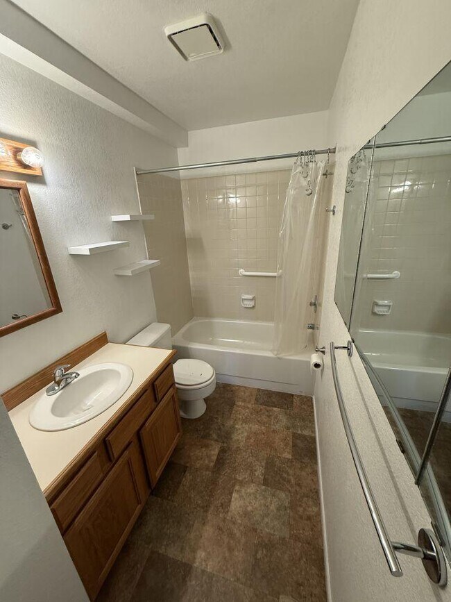 Building Photo - 3 bedroom in Billings MT 59102