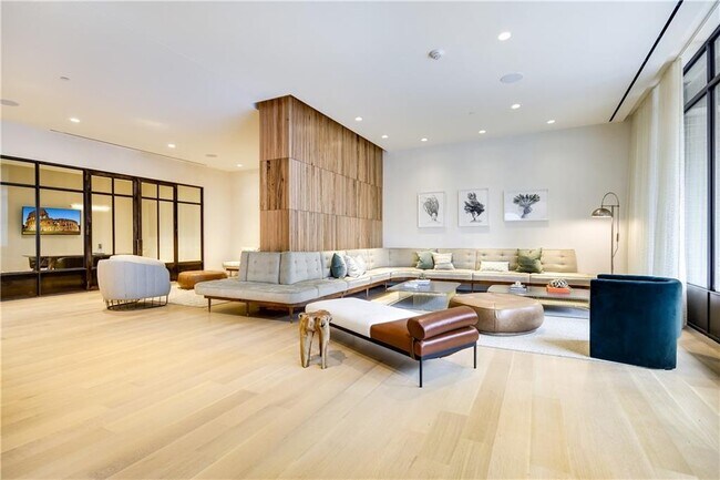 Building Photo - 501 West Ave