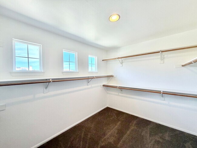 Building Photo - Spacious 3 Bedroom Home with Loft, Large Backyard & 2 Car Garage