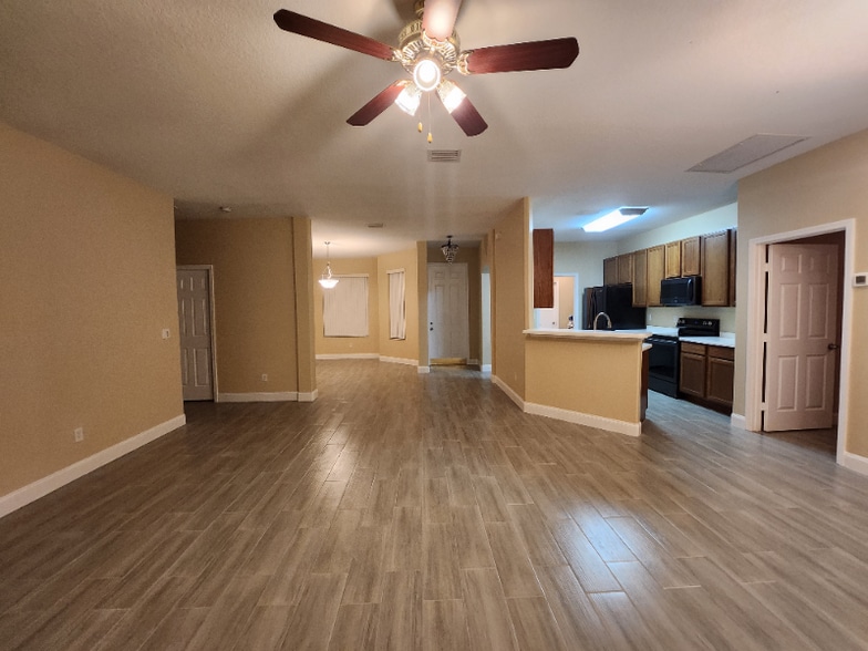 Building Photo - 8365 104th Ct