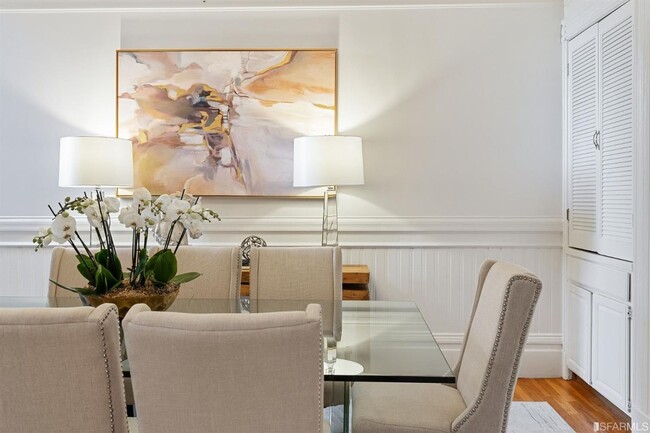 Building Photo - NEW! Stunning Pacific Heights Top-Floor Co...