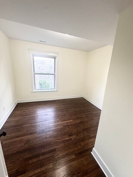 Building Photo - 4313 S King Dr