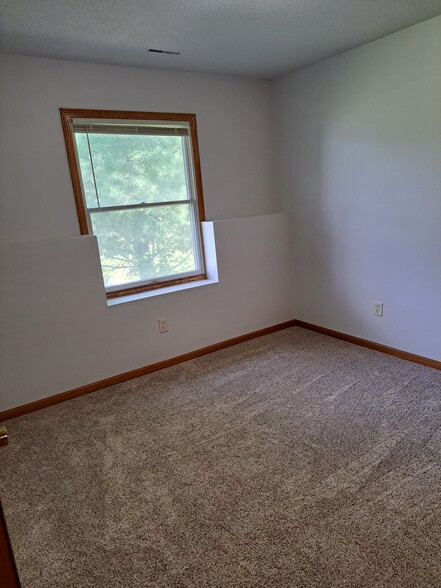 Bedroom - 10 Jema Ct